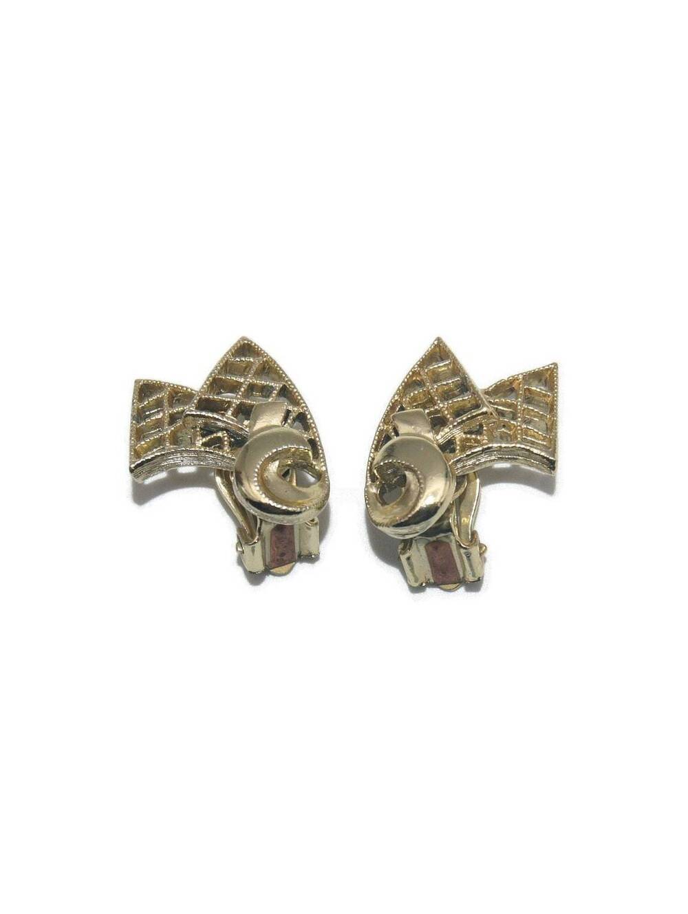 Vintage Gold Tone Clip on Earrings.